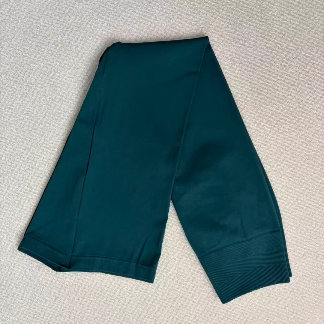 Pantalones de Yoga de Pierna A - Yoga Fitness Model reseña y precio
